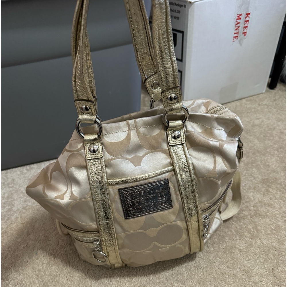 Coach leather beige and gold